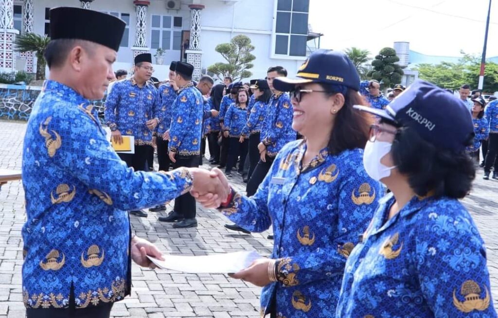 84 ASN Pemkab Simalungun Terima SK Pencantuman Gelar