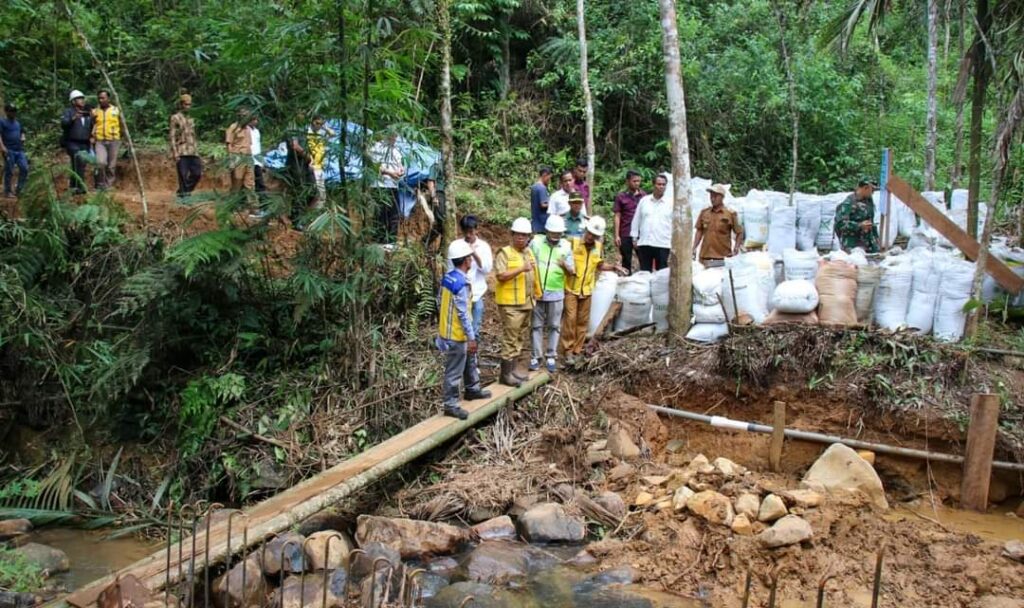 Bupati Simalungun Lakukan Peletakan Batu Pertama Pembangunan SPAM Untuk Masyarakat Dolok Maraja 