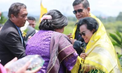 Bupati Simalungun Radiapoh Hasiholan Sinaga bersama istri Ratnawati Sidabutar menghadiri pesta pembangunan GKPS Simajarunjung Marubun Panei