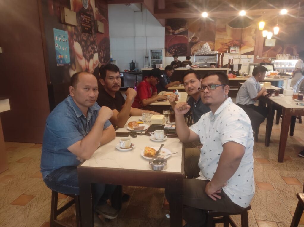 Maja S. Manalu, ST.SH.MH. - Bersama Sahabat
