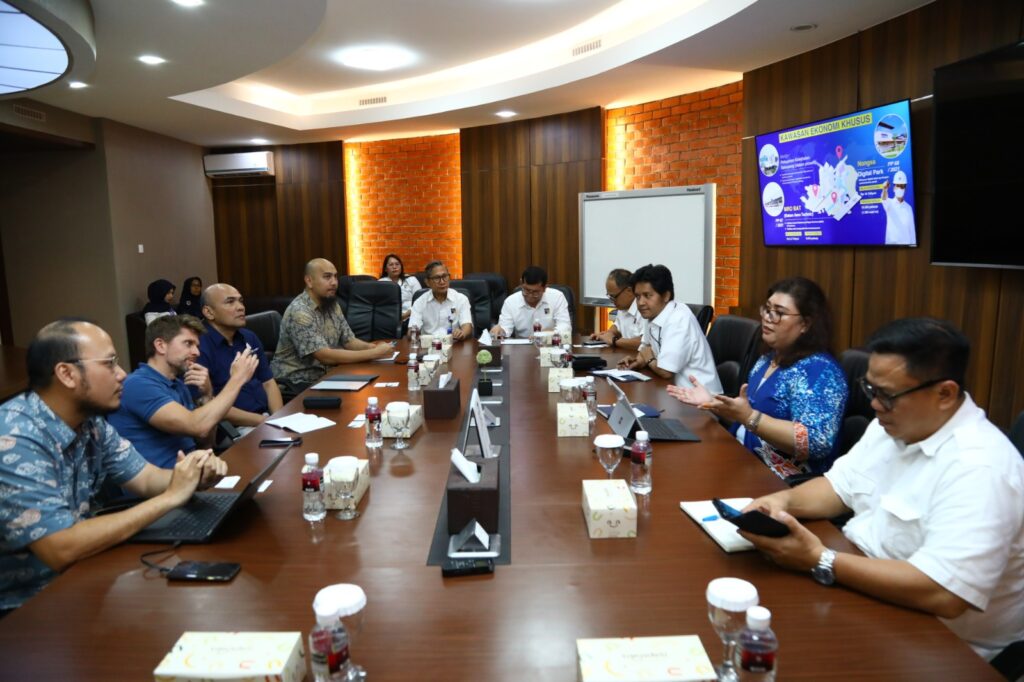 Perusahaan Amerika POWIN LCC Tertarik Investasi Industri Semikonduktor di Batam