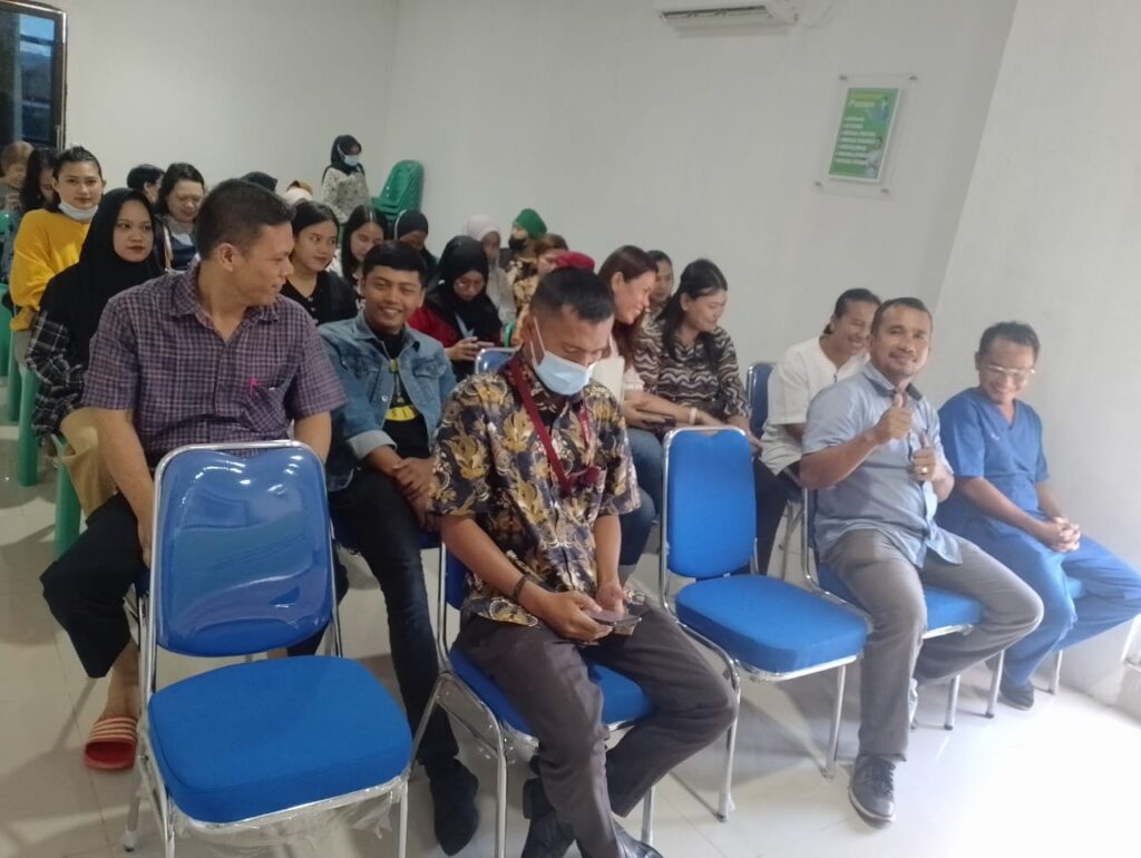 47 Karyawan RS Charis Medika Protes