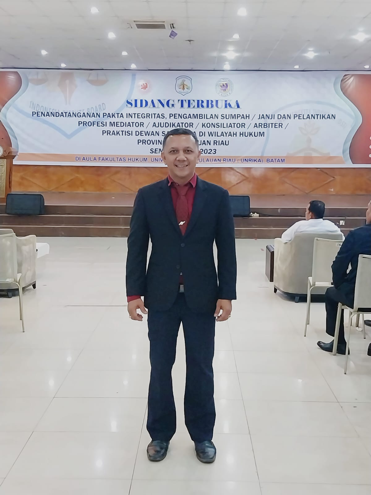 Arthur Hutapea S.H., S.E., M.M.- Caleg DPRD Batam dari Partai Perindo