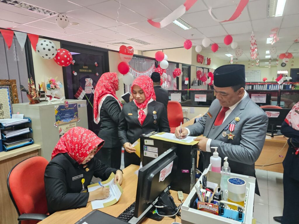  Lomba Hias Ruang Kerja semarakan HUT RI DI kantor Bapelitbang Kota Batam