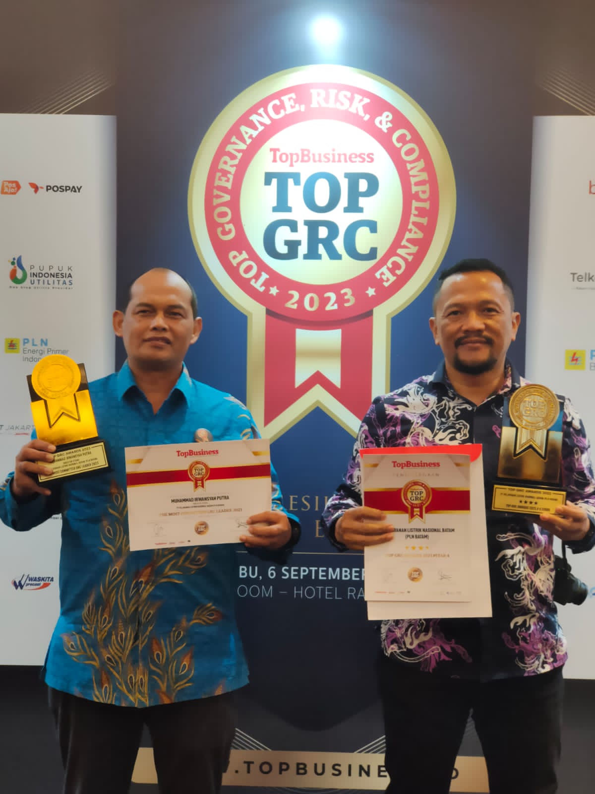 Berdedikasi pada GRC, PT PLN Batam Raih Dua Penghargaan TOP GRC Awards 2023