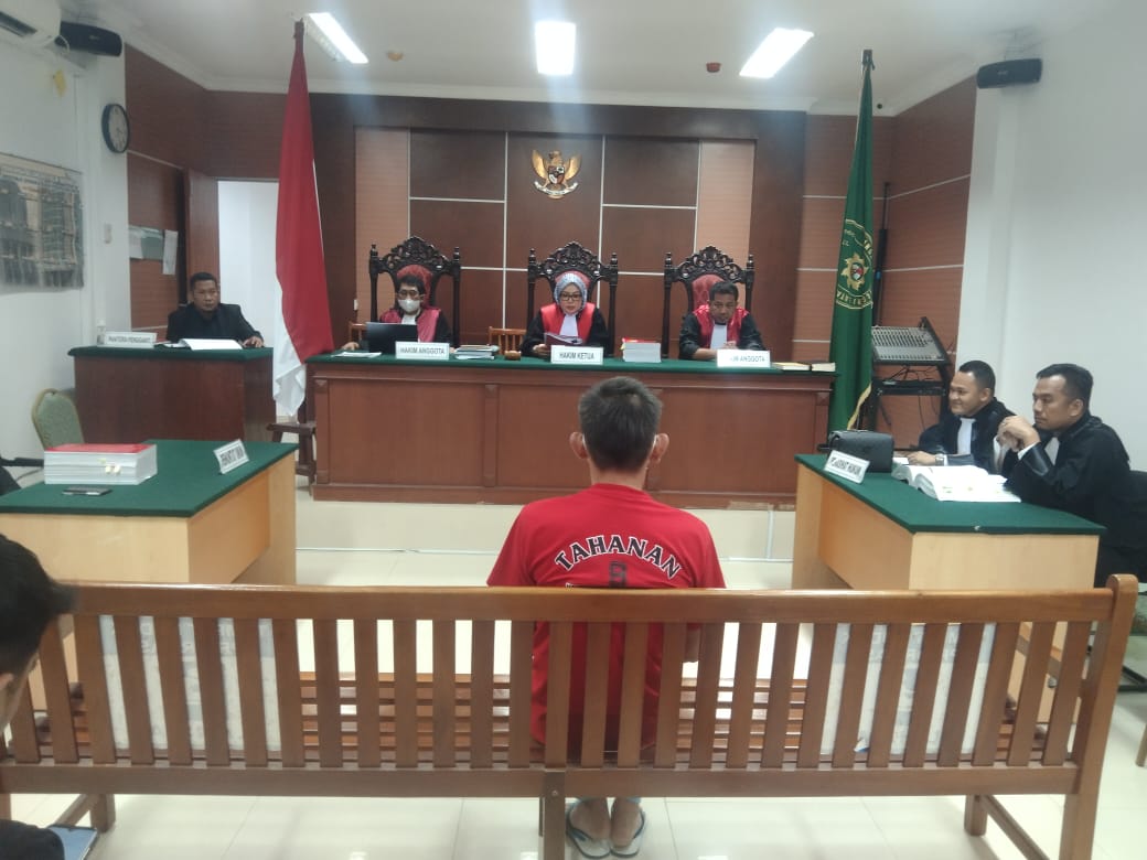 Tangkapan Mikol 1 Kontainer oleh BC Batam, PH Mhd Fadhli Klien Kami Korban Penipuan CV Blessing Indo Star yang Saat Ini Berstatus DPO