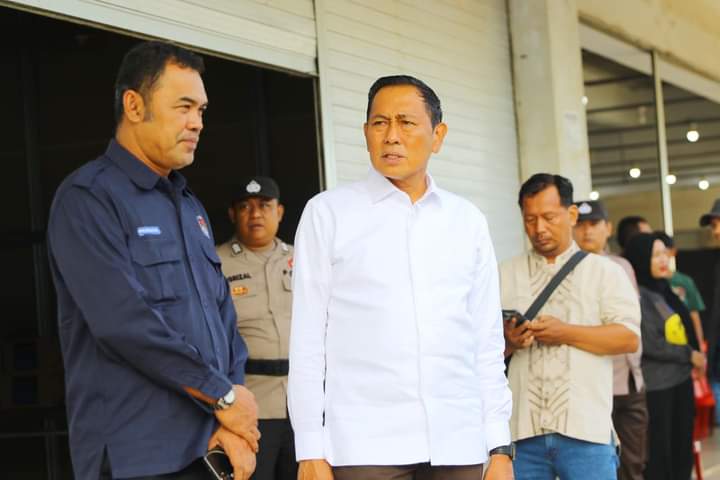 Pjs Walikota Batam Tinjau Kotak Suara Kecamatan Batam Kota.