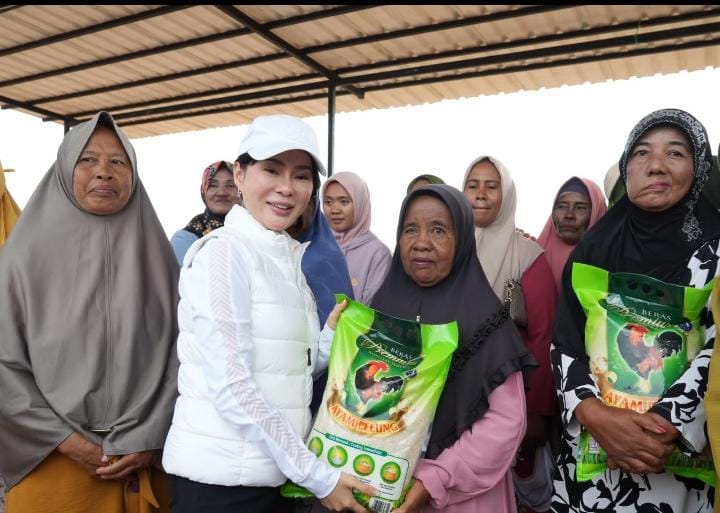 Li Claudia Salurkan Bantuan dan Sumbangan Pembangunan di Rempang Eco City