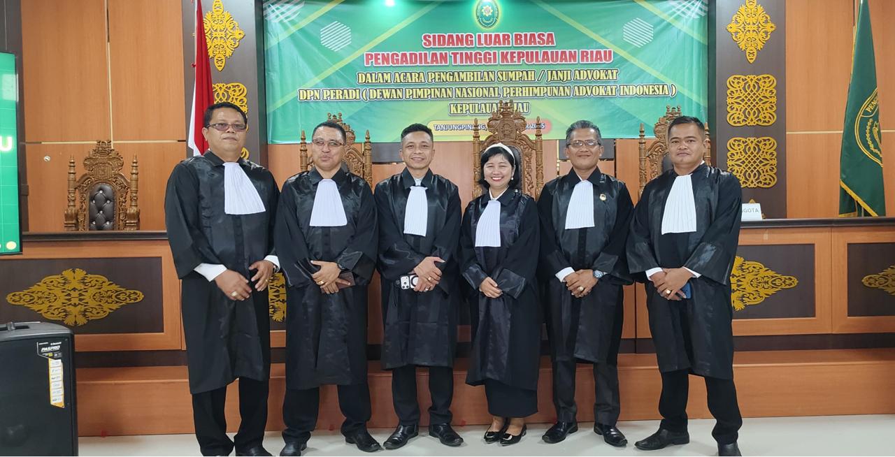 Mengabdi untuk Keadilan Dua Putra Simalungun Resmi Menyandang Profesi Advokat PERADI.