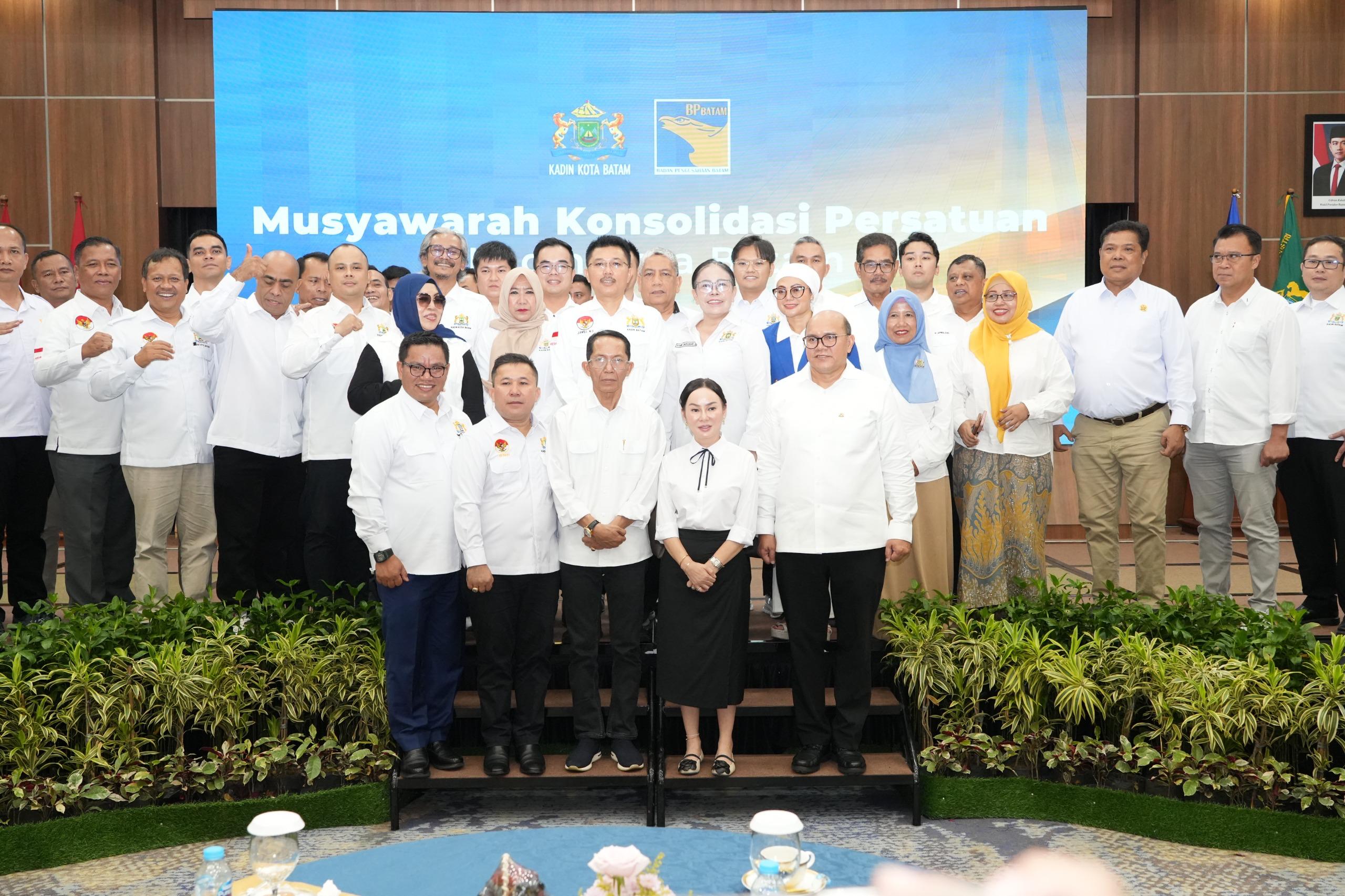 Apresiasi Konsolidasi Kadin Batam, Amsakar Achmad Optimis Ekonomi Triwulan 1 Tembus 7 Persen