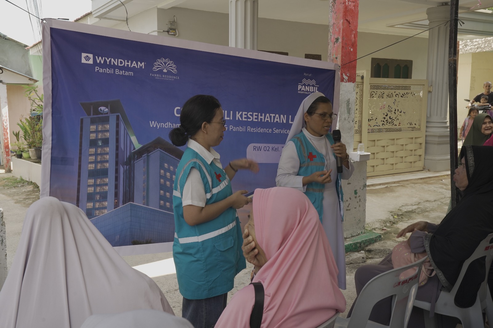 CSR Wyndham Panbil Batam Hadirkan Senam Sehat dan Cek Kesehatan Gratis untuk Lansia