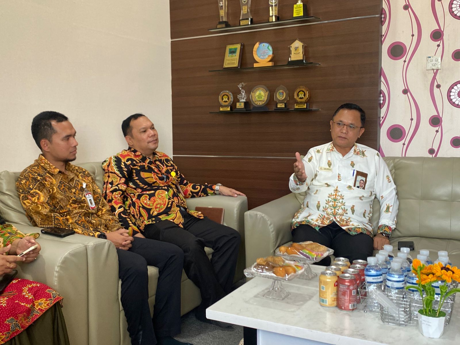 Ombudsman Kepri Tinjau Pelayanan Publik Lubuk Baja, Soroti Sampah, Banjir, dan Longsor