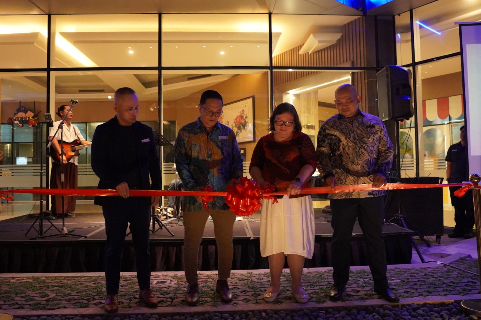 Wyndham Panbil Batam Resmikan Garden Bar dan SA HANG Restaurant, Perkuat Destinasi Wisata Kuliner Premium