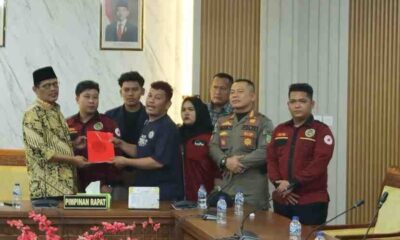 Ketua DPRD Kota Batam Terima Aksi Unjukrasa Mahasiswa UNRIKA, Siap Tindak Lanjuti Aspirasi Soal Air Bersih, Sampah, dan Tata Kelola Lahan