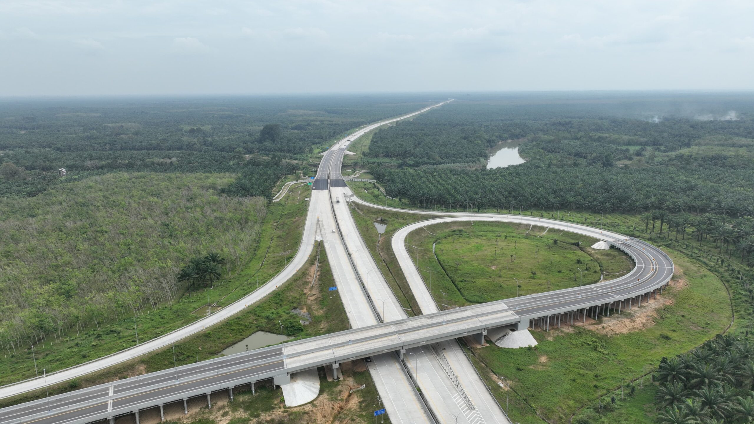 Lakukan Pemeliharaan Oprit Jembatan Batang Serangan, Hutama Karya Uji Coba Contraflow di KM 55 Tol Binjai - Langsa