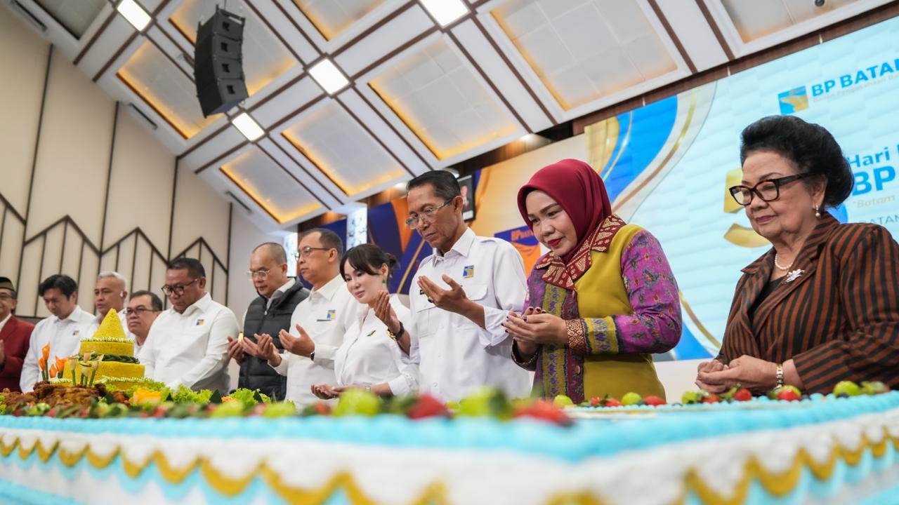 PEMOTONGAN TUMPENG